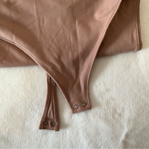 Abercrombie & Fitch Short Sleeve Seamless Bodysuit - Picture 5 of 6